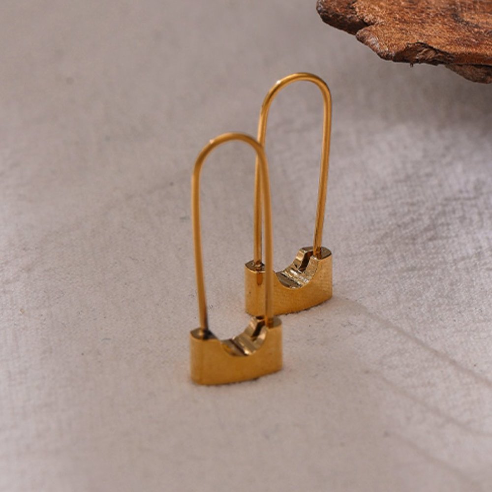 ^NEW 18K Gold Plated Lock Pin Hoop Earrings - Picture 5 of 6